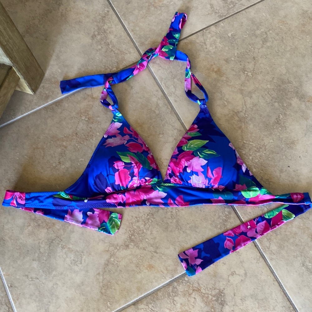 Tommy Bahama reversible, bikini top size medium